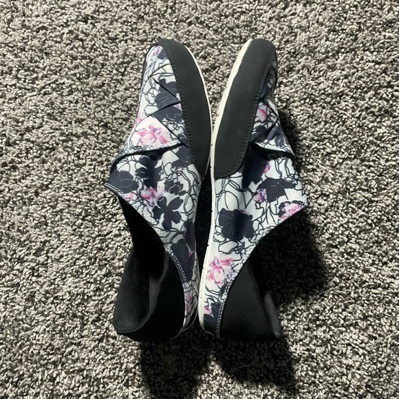 Merrell Shoes - Picture 2 of 4